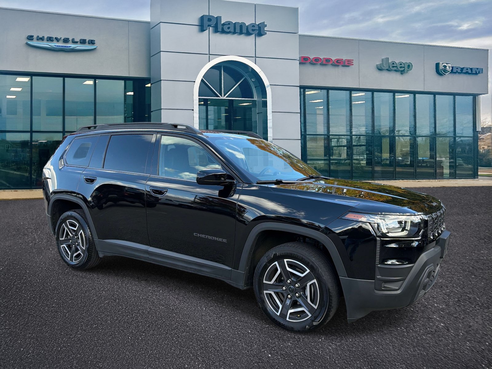 Used 2026 Jeep Cherokee Laredo AWD/4WD image 1