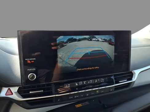Used 2026 Toyota Sienna XLE AWD/4WD image 27