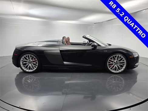 Used 2018 Audi R8 V10 image 3