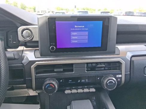 Used 2025 Toyota Tacoma SR5 AWD/4WD image 24