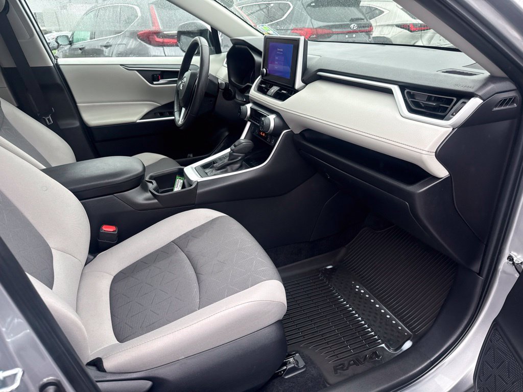 Used 2025 Toyota RAV4 XLE w/ Convenience Package AWD/4WD image 24