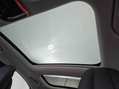 Used 2025 Mercedes-Benz E 350 Sedan image 30