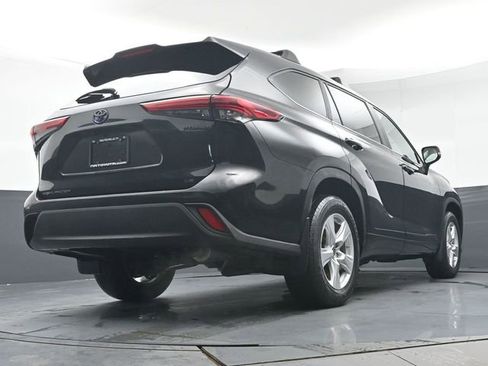 Used 2023 Toyota Highlander LE image 36