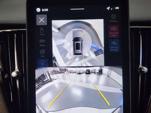 New 2026 Volvo XC60 B5 Plus w/ Protection Package Premier image 16