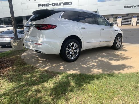 Used 2021 Buick Enclave Avenir w/ Avenir Technology Package FWD image 16