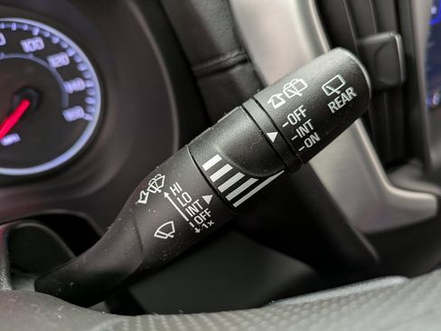 Used 2022 GMC Terrain SLE w/ Driver Convenience Package image 19