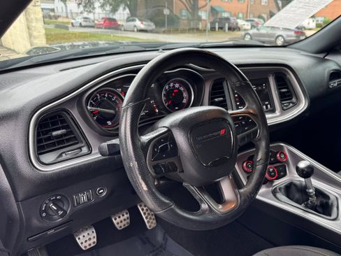 Used 2019 Dodge Challenger R/T image 13