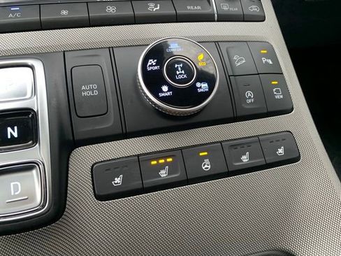 Used 2021 Hyundai Palisade Limited w/ Winter Package image 27