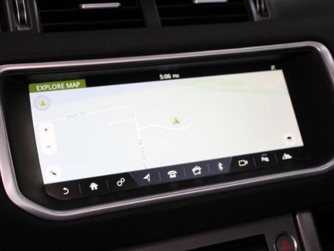 Used 2018 Land Rover Range Rover Evoque SE Dynamic image 17