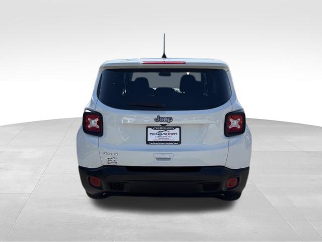 Used 2023 Jeep Renegade Latitude AWD/4WD image 10