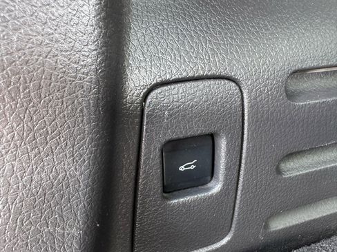 Used 2013 Ford Edge Limited image 34