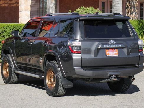 Used 2022 Toyota 4Runner SR5 image 6