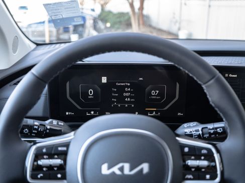 New 2026 Kia Carnival SX Prestige FWD image 16