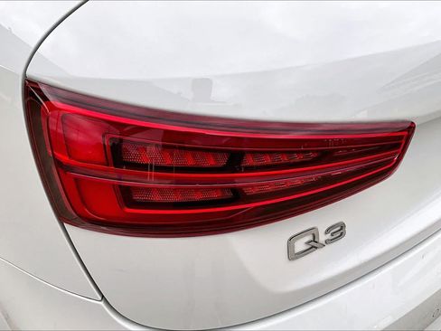 Used 2018 Audi Q3 2.0T Premium Plus w/ Premium Plus Package AWD/4WD image 29