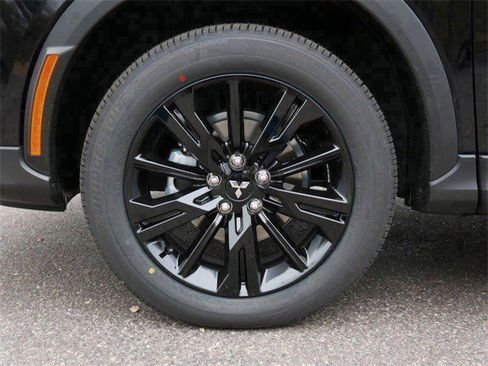 New 2026 Mitsubishi Eclipse Cross LE image 3