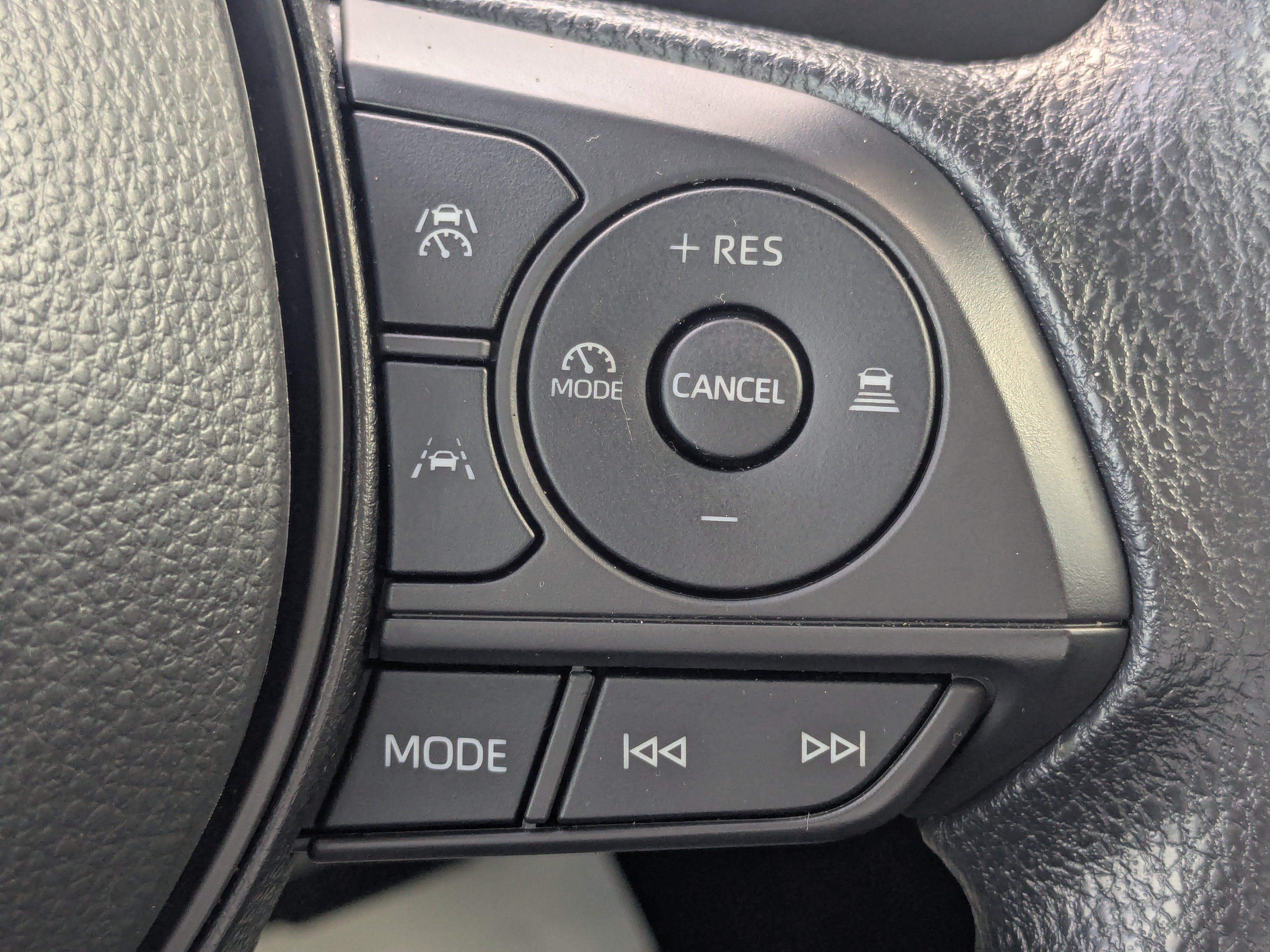 Used 2025 Toyota Corolla LE FWD image 30