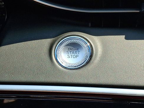 Used 2025 Genesis GV70 3.5T Sport image 25