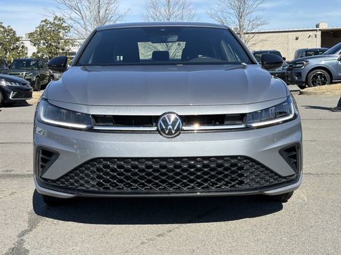 Used 2025 Volkswagen Jetta Sport image 8