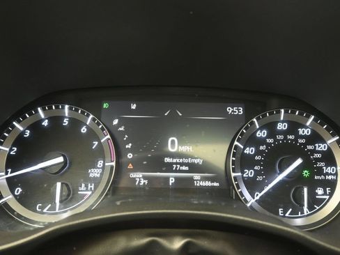 Used 2021 Toyota Highlander XLE FWD image 13