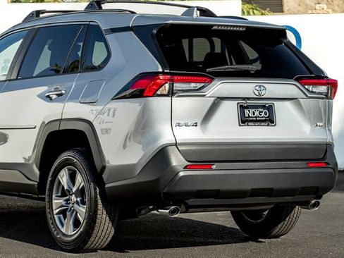 Used 2025 Toyota RAV4 XLE w/ Convenience Package FWD image 11
