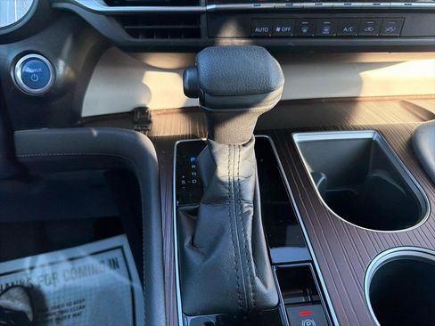 Used 2022 Toyota Sienna LE image 27