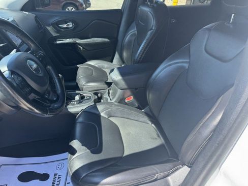 Used 2020 Jeep Cherokee Latitude Plus AWD/4WD image 9