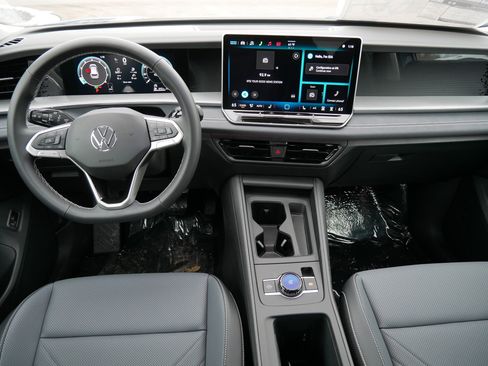 New 2026 Volkswagen Tiguan SE image 8