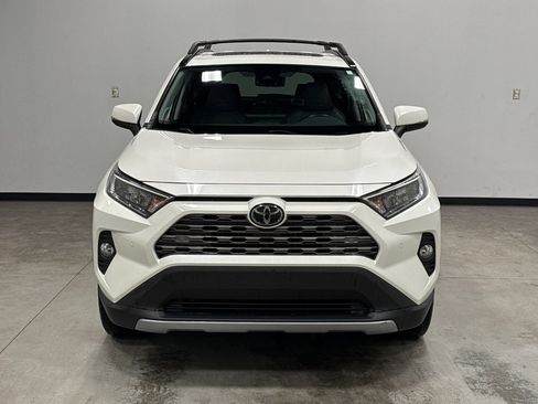 Used 2019 Toyota RAV4 Limited image 3