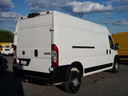 Used 2024 RAM ProMaster 2500 w/ Convenience Group FWD image 6