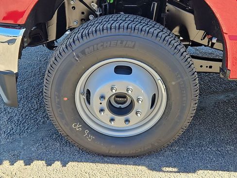 New 2026 Ford F350 XLT w/ FX4 Off-Road Package image 17