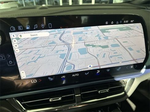 New 2026 Chevrolet Equinox EV LT image 20