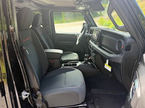 New 2025 Jeep Gladiator Rubicon image 19
