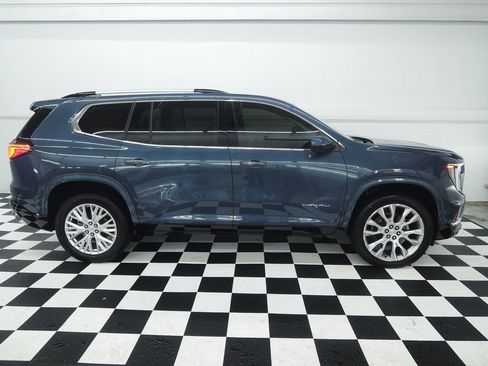 Used 2025 GMC Acadia Denali w/ Super Cruise Package FWD image 2