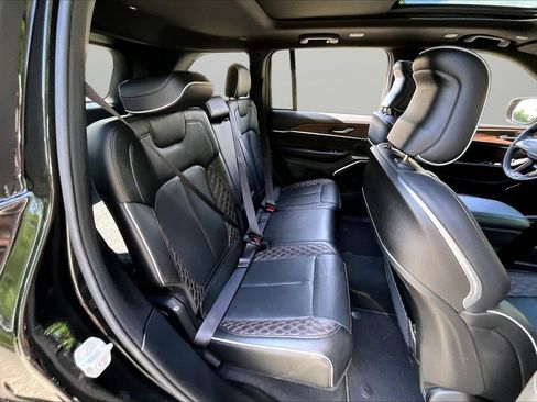 Certified 2025 Jeep Grand Cherokee Summit AWD/4WD image 25
