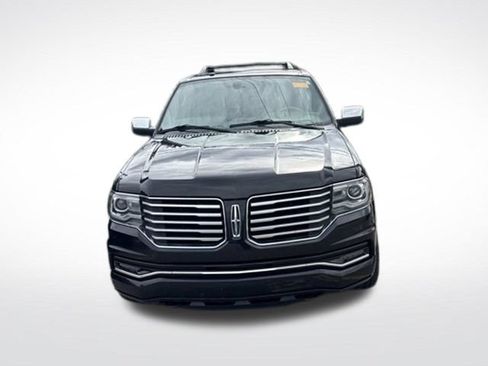 Used 2017 Lincoln Navigator Select AWD/4WD image 2