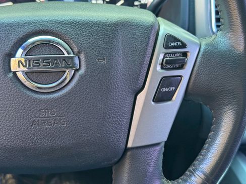 Used 2016 Nissan Titan SL image 22