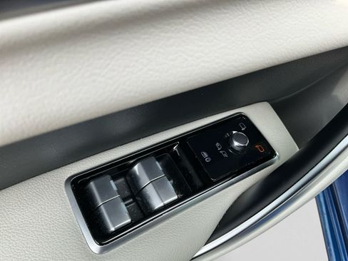 Used 2023 Jaguar XF R-Dynamic SE AWD/4WD image 27