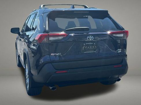 Used 2020 Toyota RAV4 XLE Premium image 3