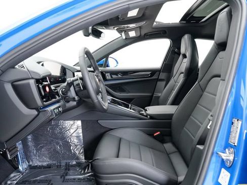 Certified 2025 Porsche Panamera 4 AWD/4WD image 6