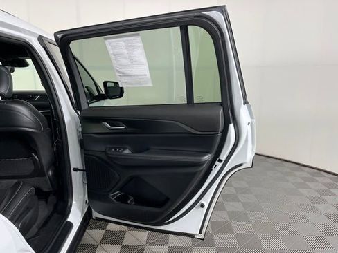 Used 2023 Jeep Grand Cherokee L Laredo image 43