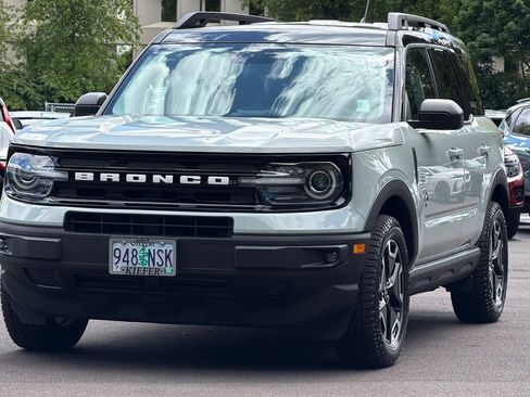 Used 2023 Ford Bronco Sport Outer Banks w/ Tech Package AWD/4WD image 8