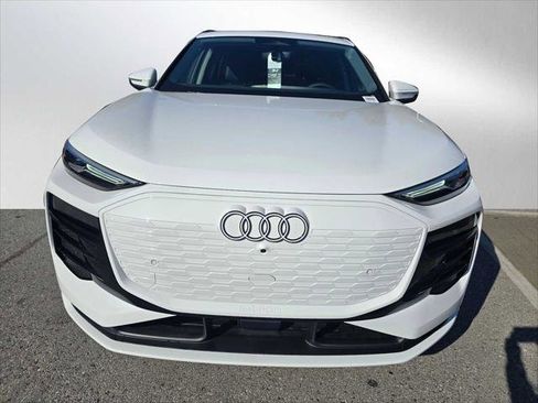 New 2025 Audi Q6 e-tron Premium image 8