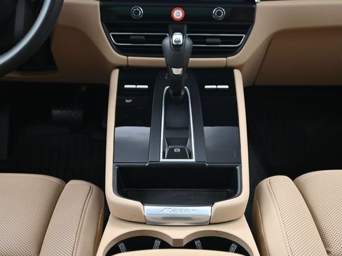 Used 2026 Porsche Macan AWD/4WD image 10