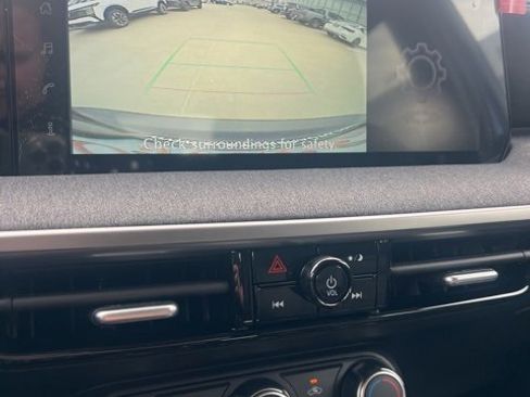 New 2025 Nissan Kicks SV image 17