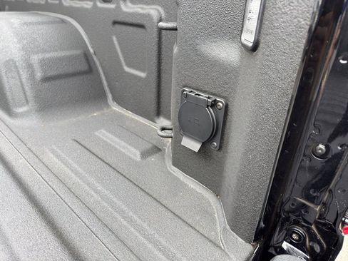 Used 2025 Chevrolet Silverado 1500 LTZ w/ Z71 Off-Road Package image 28