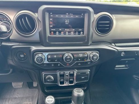 Used 2021 Jeep Wrangler Unlimited Sport AWD/4WD image 36