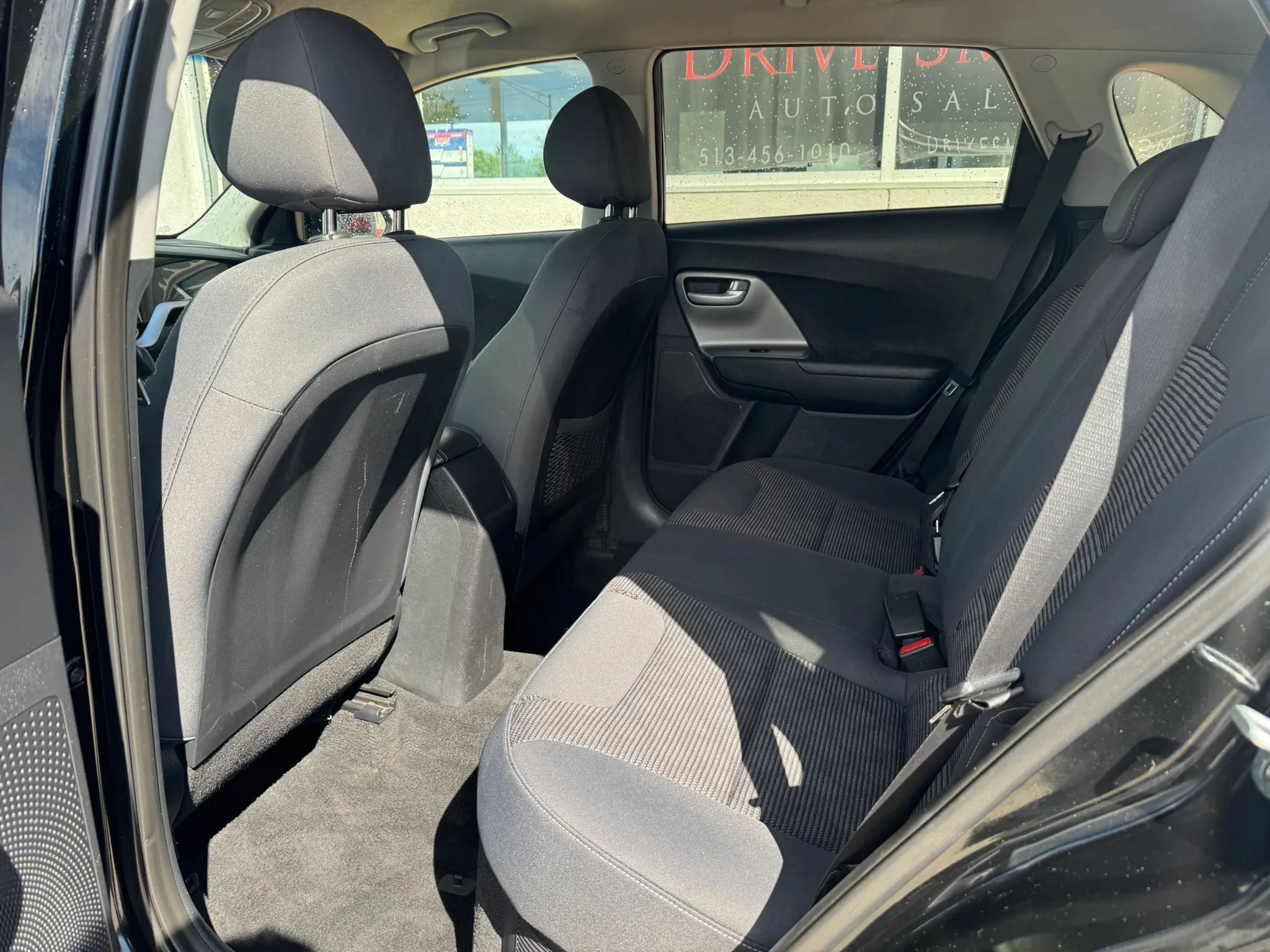 Used 2020 Kia Niro LX FWD image 12