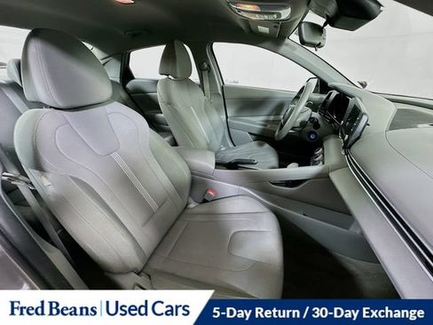 Used 2023 Hyundai Elantra SE FWD image 29