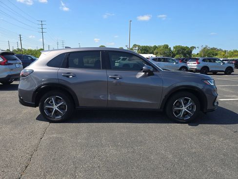 Used 2023 Honda HR-V EX-L image 3