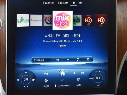 Used 2025 Mercedes-Benz C 300 4MATIC Sedan image 18